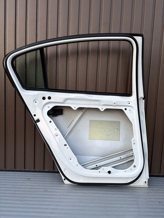 Usa st spate vw Passat B7•Limuzina • cod de culoare LB9A•2011-2015•