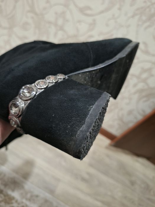 Продам женские сапоги