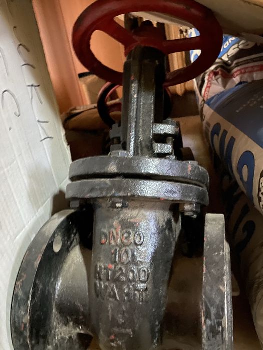 Фитинги, сгоны, отводы, углы, тройники, крестовины, фланцы, задвижки