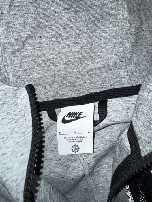 Hanorac Nike Tech Gri L Nou