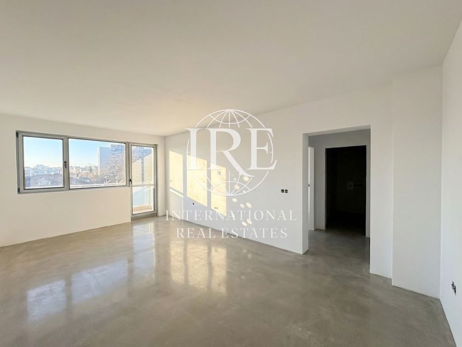 Продава се Тристаен апартамент в Добрич, Център - 108 кв.м за 638 €/кв.м - Снимка #1