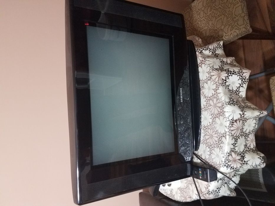 Телевизор samsung