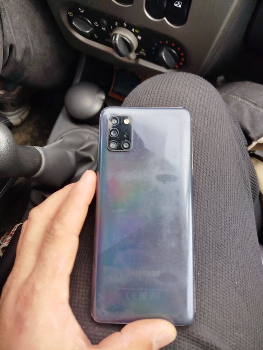Продам Samsung A31 память 4/64 с NFC
