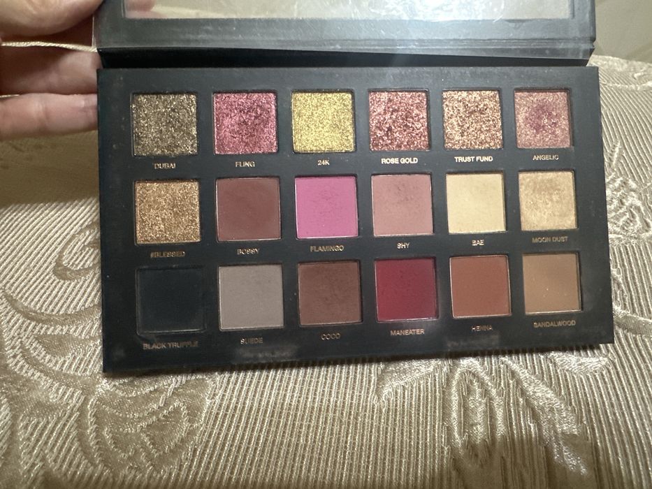 Палетка Hudabeauti