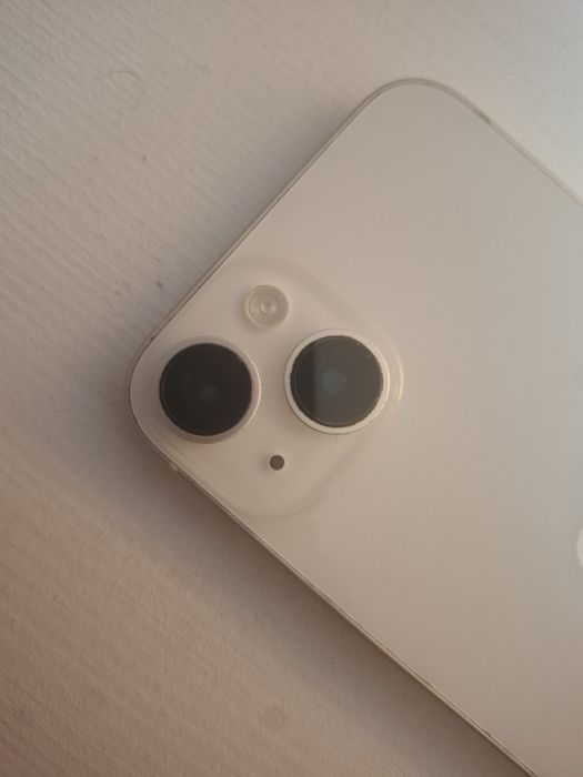 Iphone 14 бял, в отлично състояние