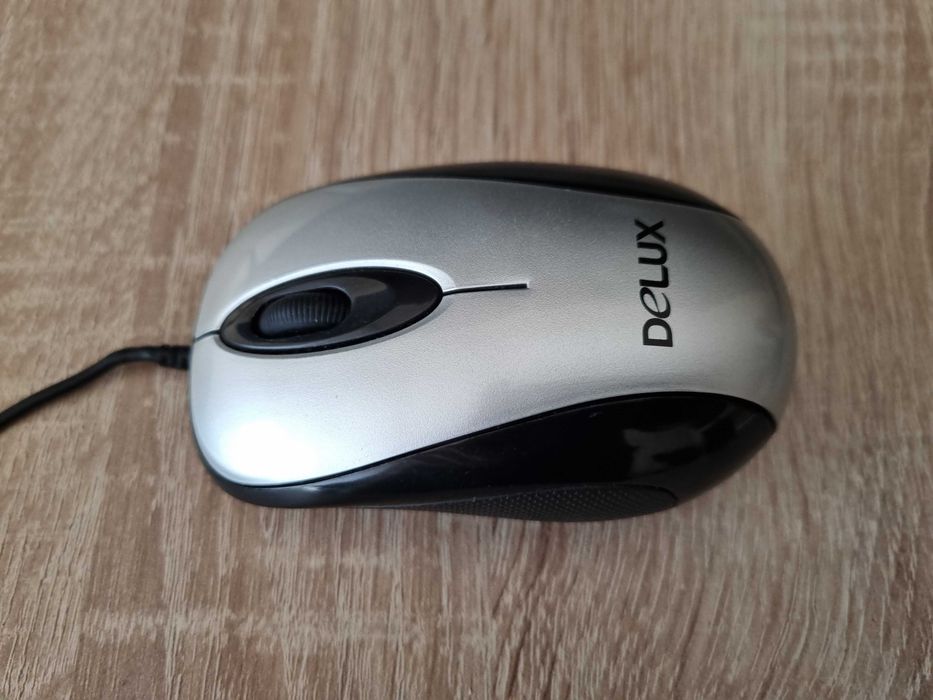 Компактна компютърна мишка Delux M350