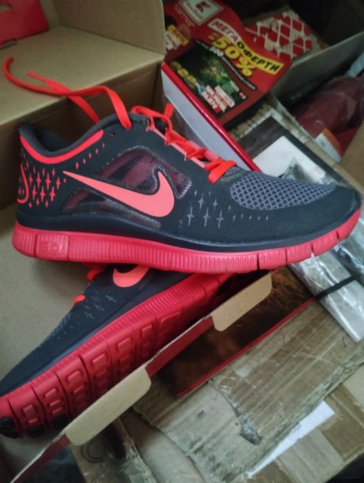 Нови дамски маратонки"Nike"