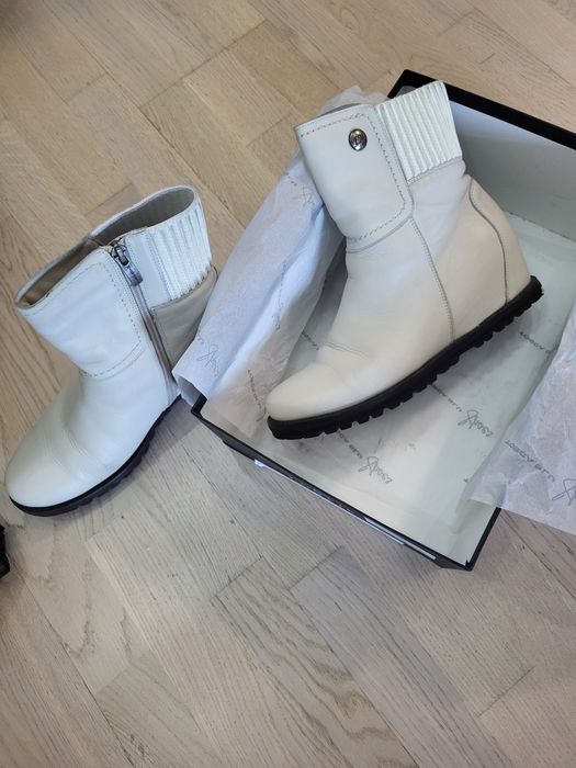 Продам зимние сапоги б/у