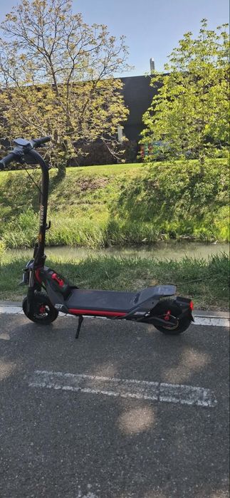 Vând trotinetă electrică