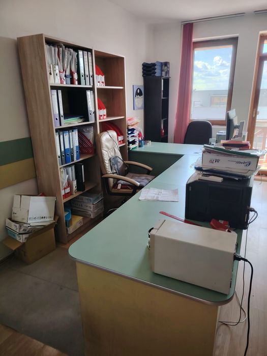 Vând mobilier de birouri