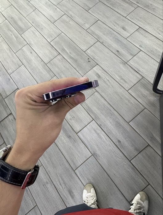 Iphone 14 pro purple