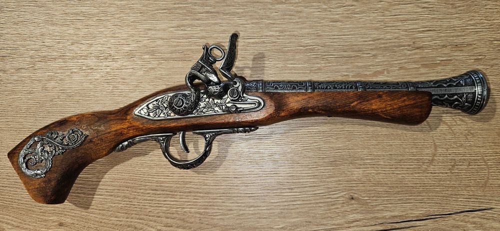 Декоративен пистолет