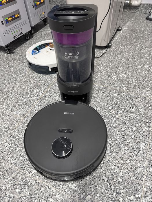 Aspirator robot eureka ner E10s stricat