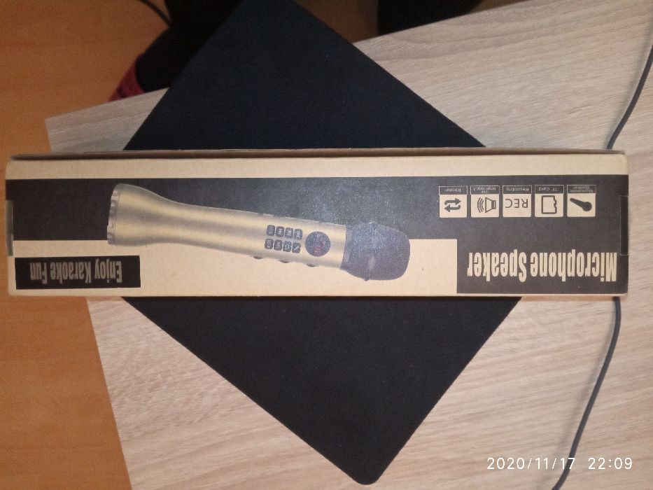 Kараоке микрофон с вграден високоговорител L-598, Bluetooth, 9W