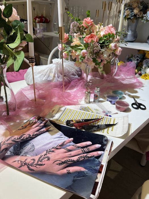 Мехенди росптсь хной Астана