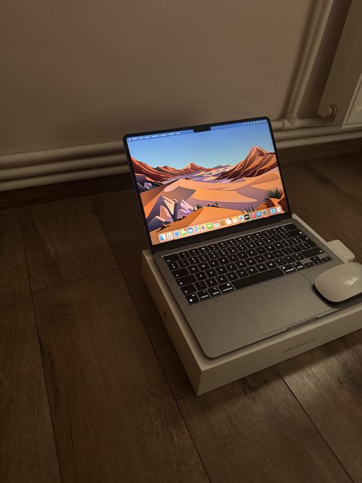 Laptop Apple MacBook Air M2, 8GB RAM, 256GB SSD, baterie 100%