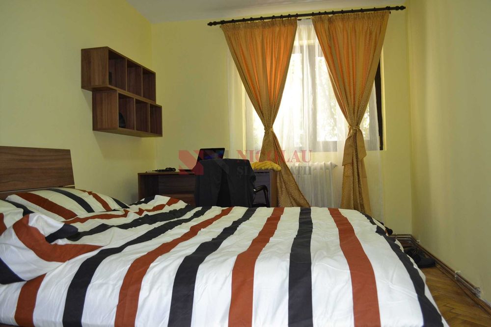 Apartament 3 camere Centru