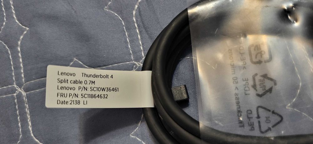 LENOVO cablu Thunderbolt 4 Nou  de 0.7M