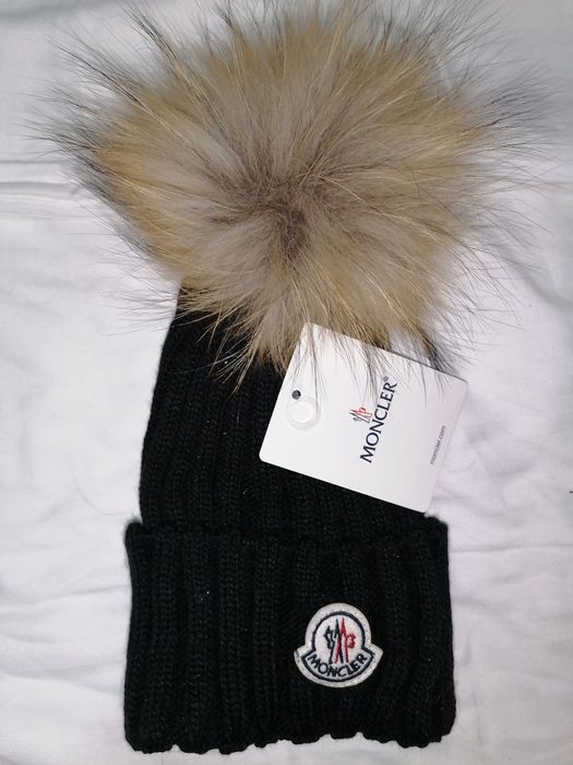 Дамски Зимни Шапки.