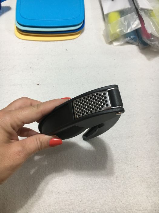 Presa usturoi tupperware