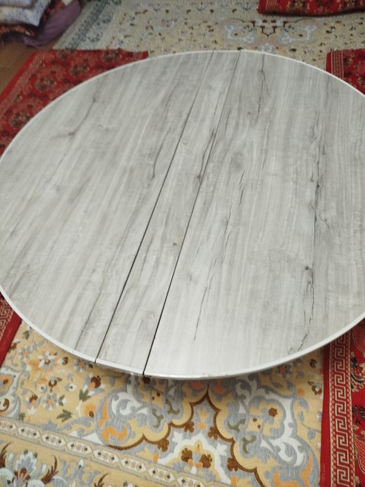 Продам стол и штор