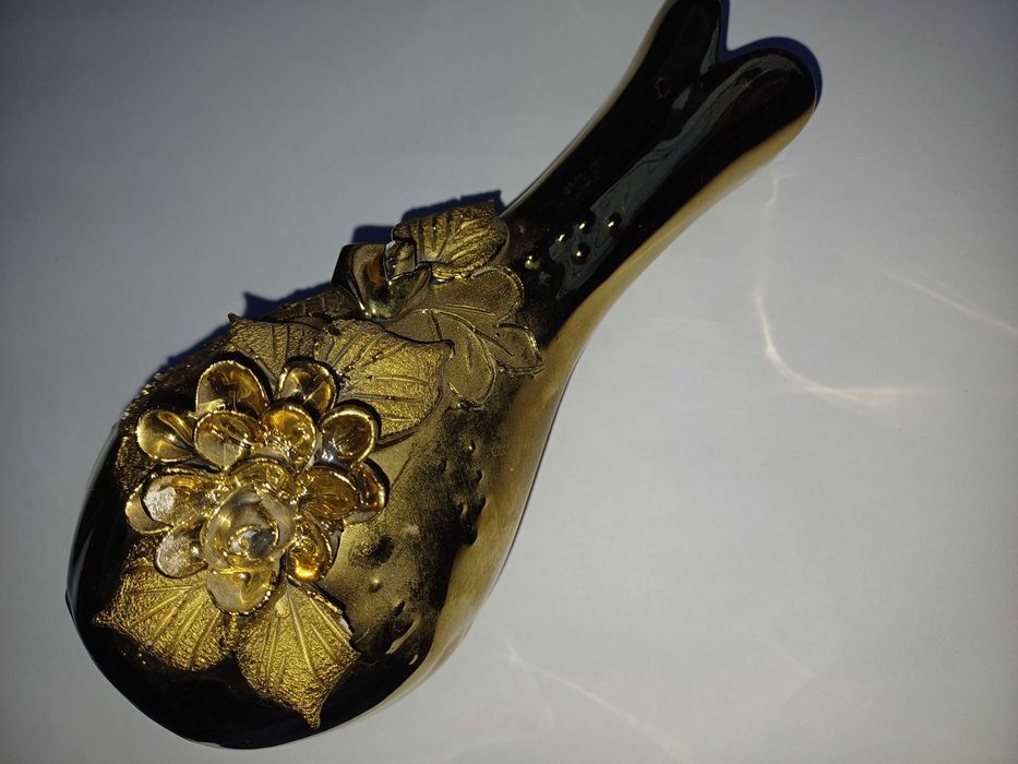 Керамична ваза златиста