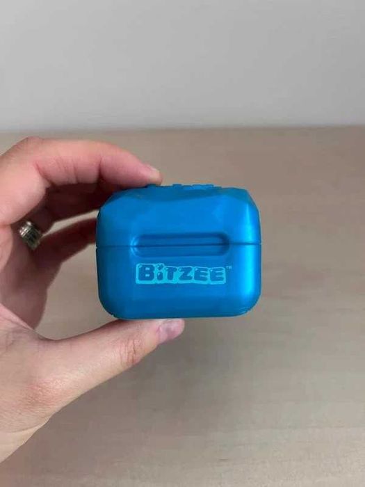 Bitzee Jucarie interactiva - Animalut digital, cutie albastra