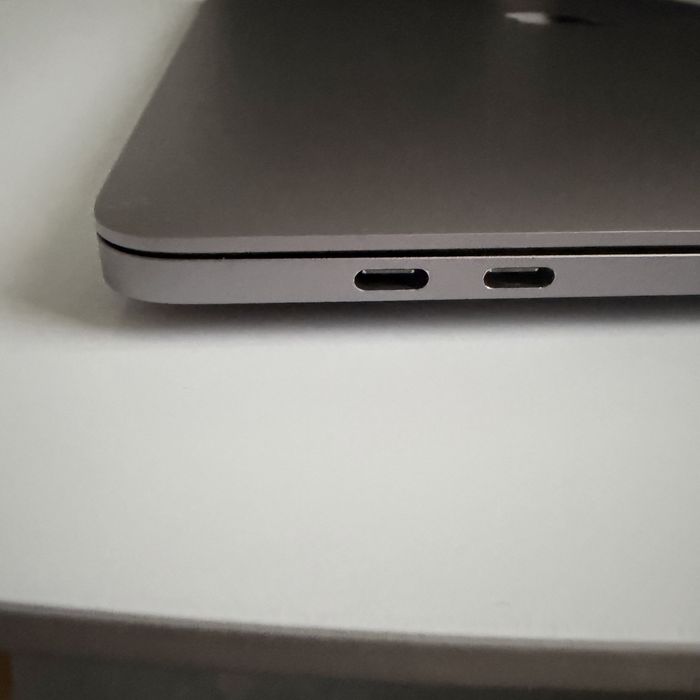 MacBook Pro 15 (i9 / 32GB RAM / 2TB SSD / VEGA 20) – СЕРВИЗИРАН 2023!