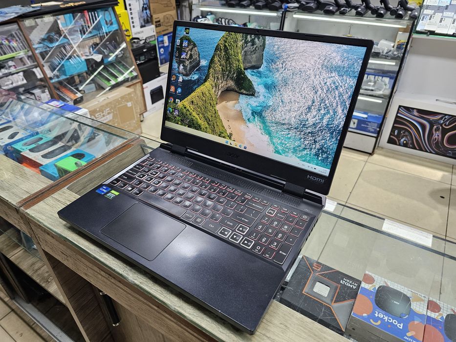 Acer Nitro  N22C1 Core i7 + RTX 3050ti