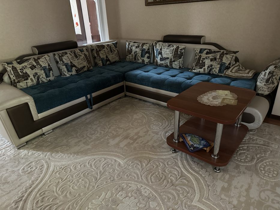 Угловой диван в отличном состоянии