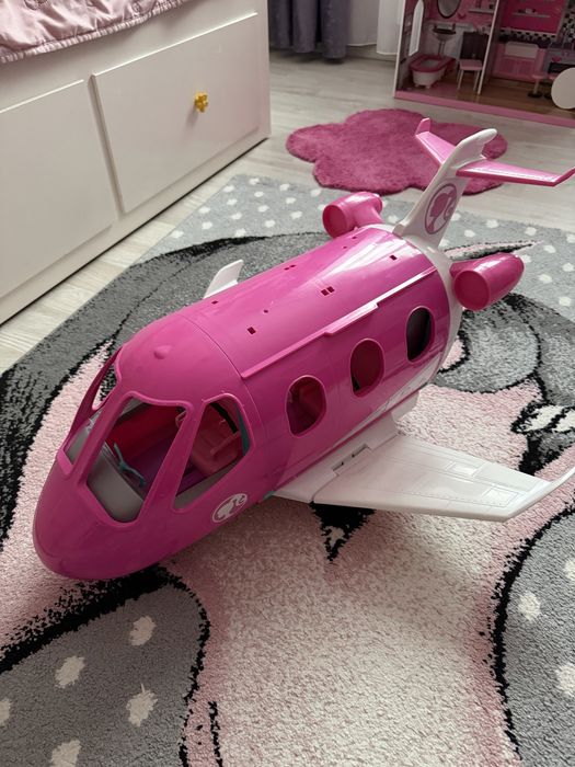 Avion Barbie cu accesorii