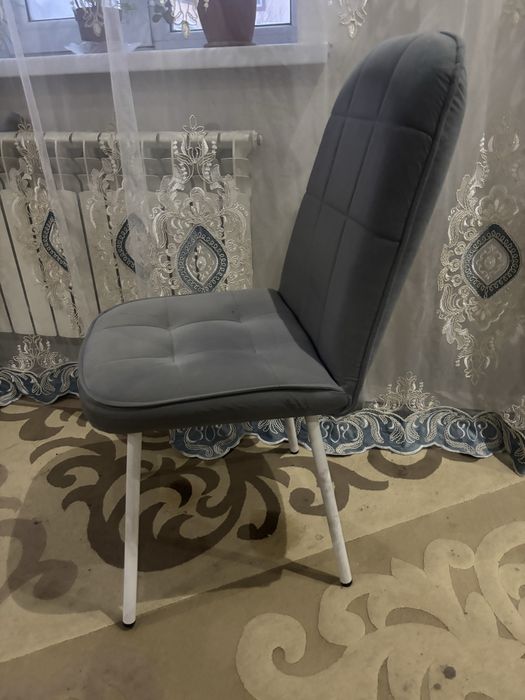 Продам стол с 8 стульями