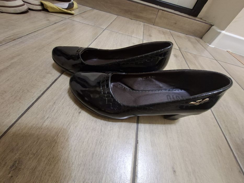 Кожаная обувь. Р36-39.