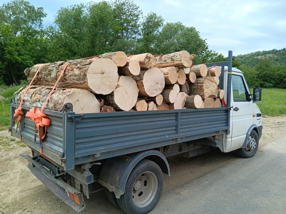 Aduc lemn de foc la comanda