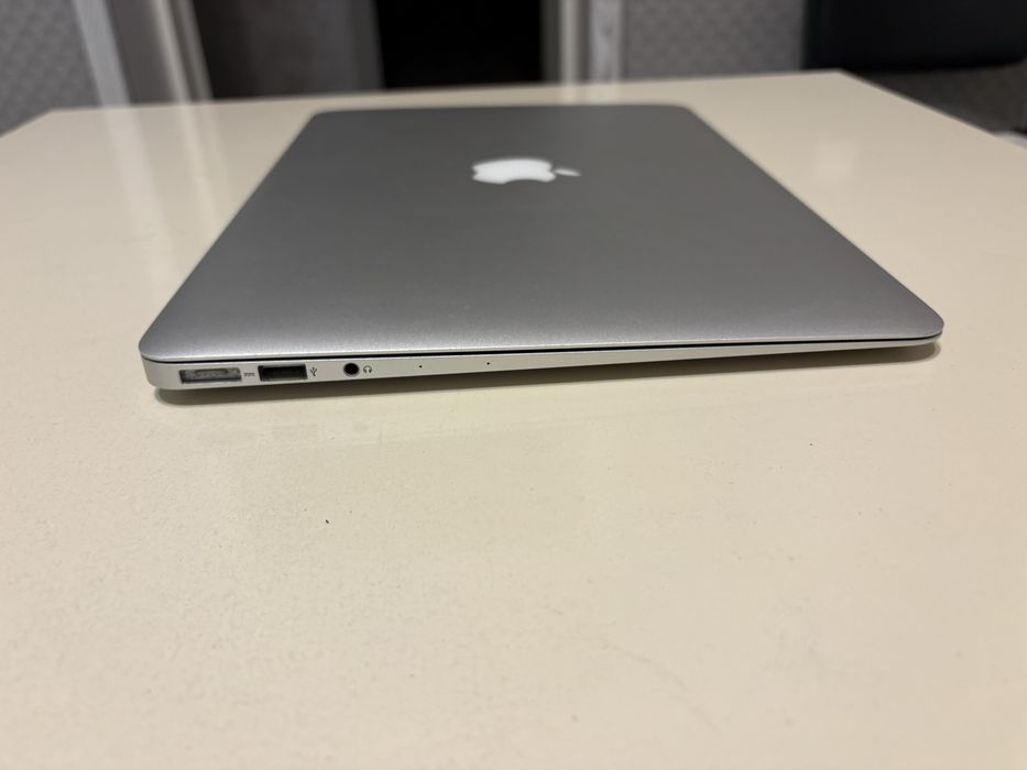 MacBook Air (13-inch, Early 2014)