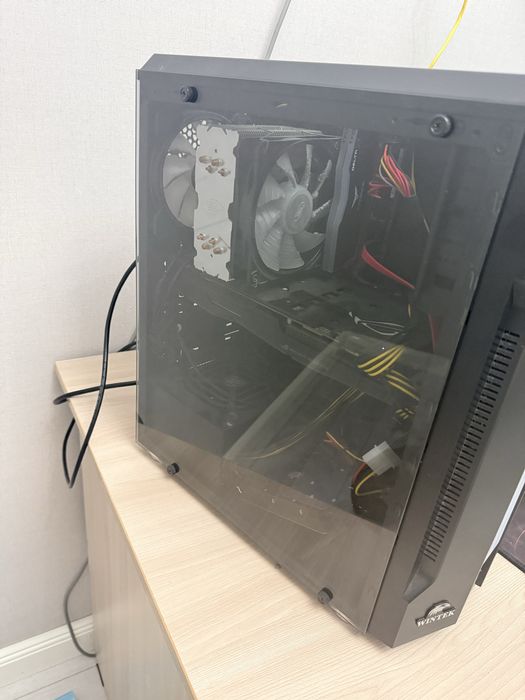 Продаю хороший комп на интеле!