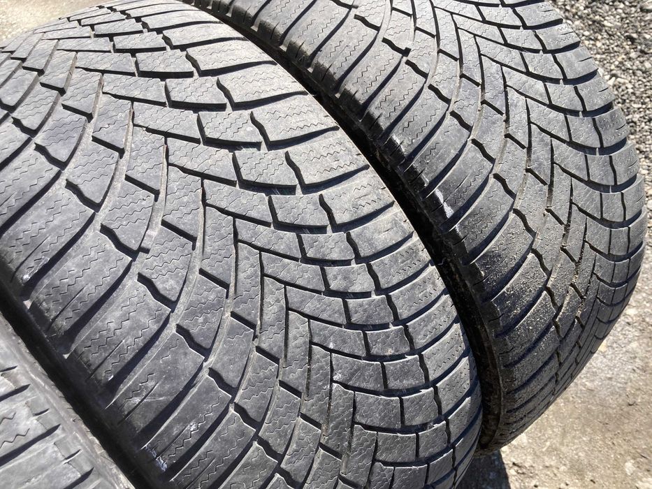 Всесезонни гуми 215 40 17 Bridgestone Blizzak LM005 dot 20 4БРОЯ