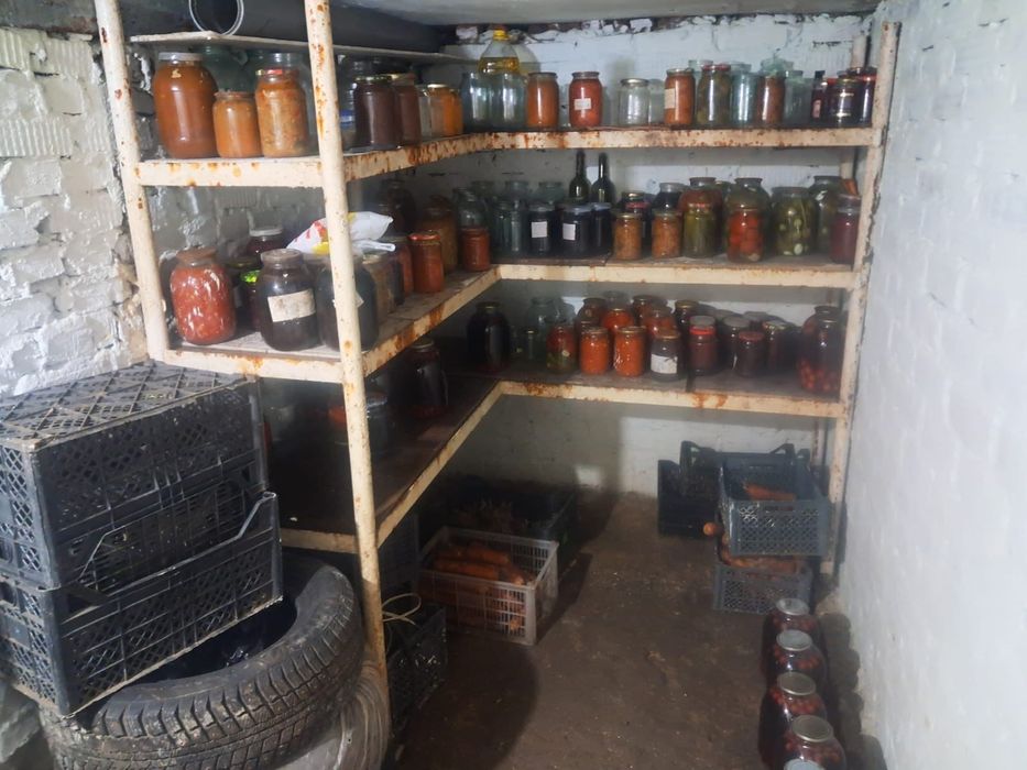 Продам гараж в военном городке "8 мкр"