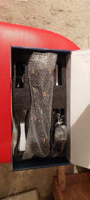 Фонарик, освещения мощный...