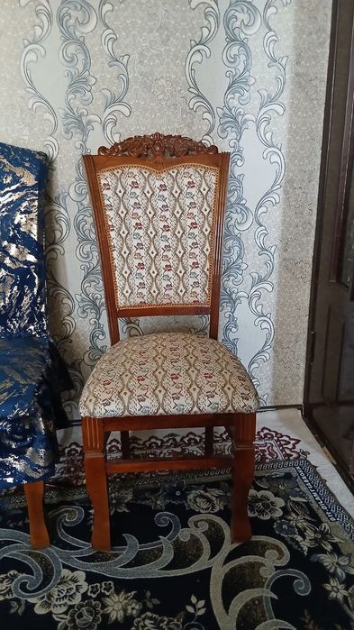 Stullar sotiladi. Xolati yangidek. Stullari ezilmagan chotki xolatda