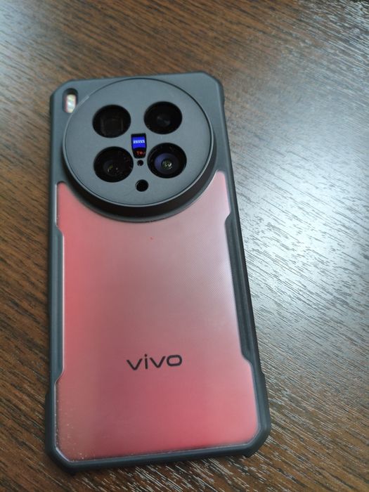 Vivo X200 Ultra 16 Гб/512 Гб Red