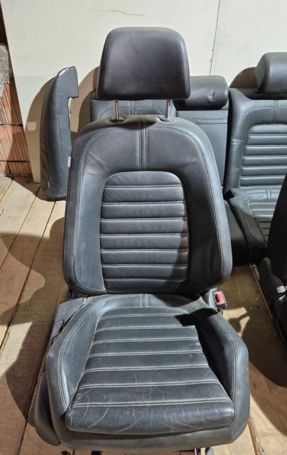 Set scaune piele Incalzire in scaunele din fata, cu isofix Volkswagen