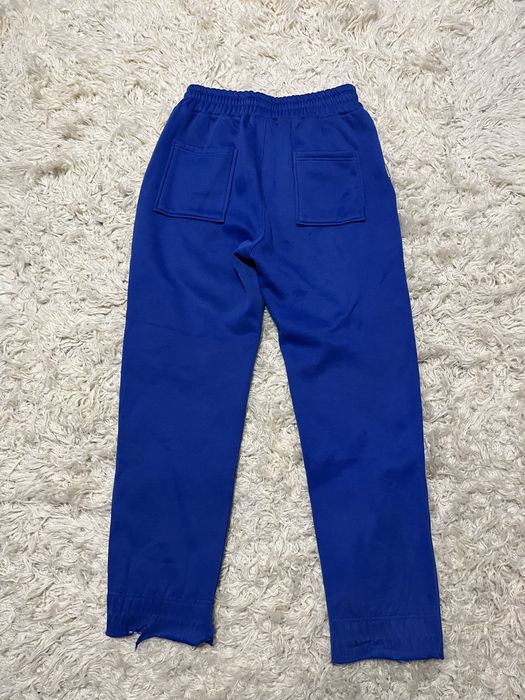 Pantaloni represent