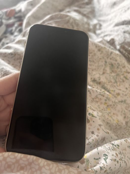 Айфон 11 белый..