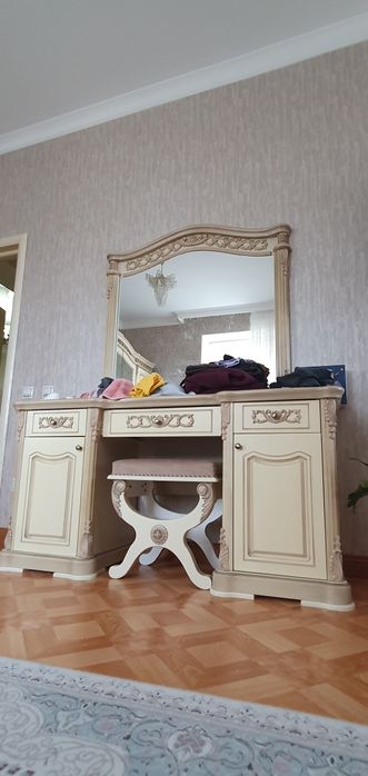 Спальный гарнитур