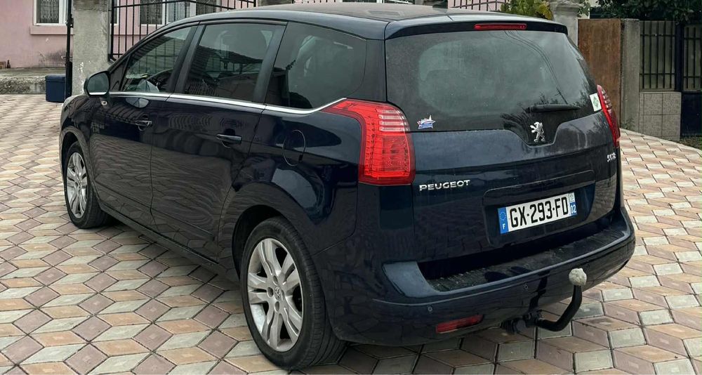 Vând. Peugeot. 5008. 1.6.112. Cp.  Benzină + gaz. 7 locuri. 2011