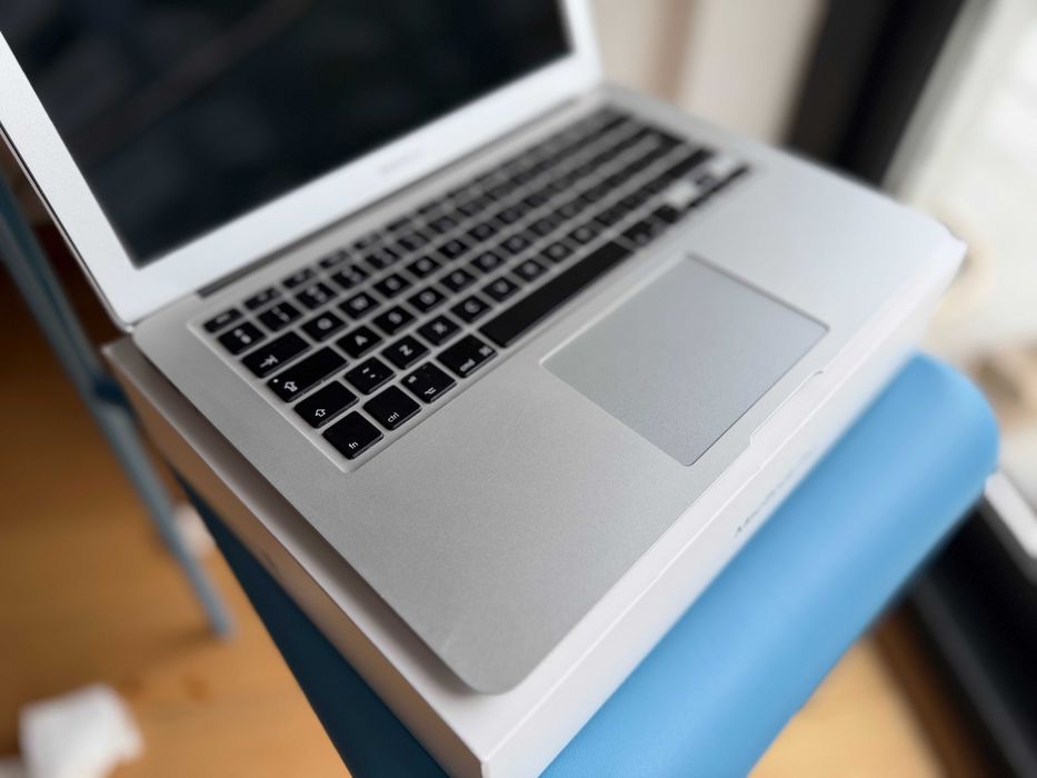 Macbook AIR i5 8gb ram 2017 BATERIE NOUA 100% GARANTIE