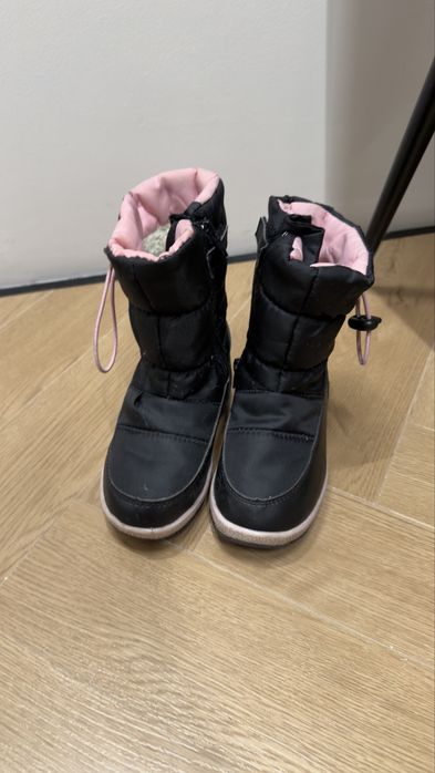 Продам детскую обувь. Все оригинал.