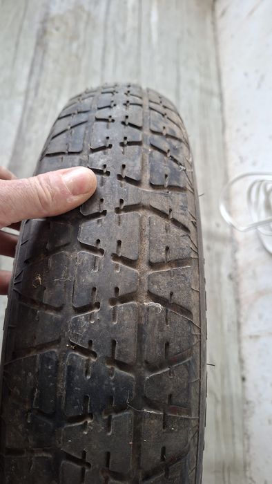 Патерици-резервна гума