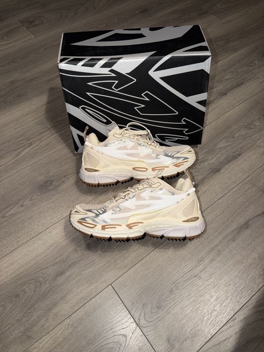 Off White Be Right Back